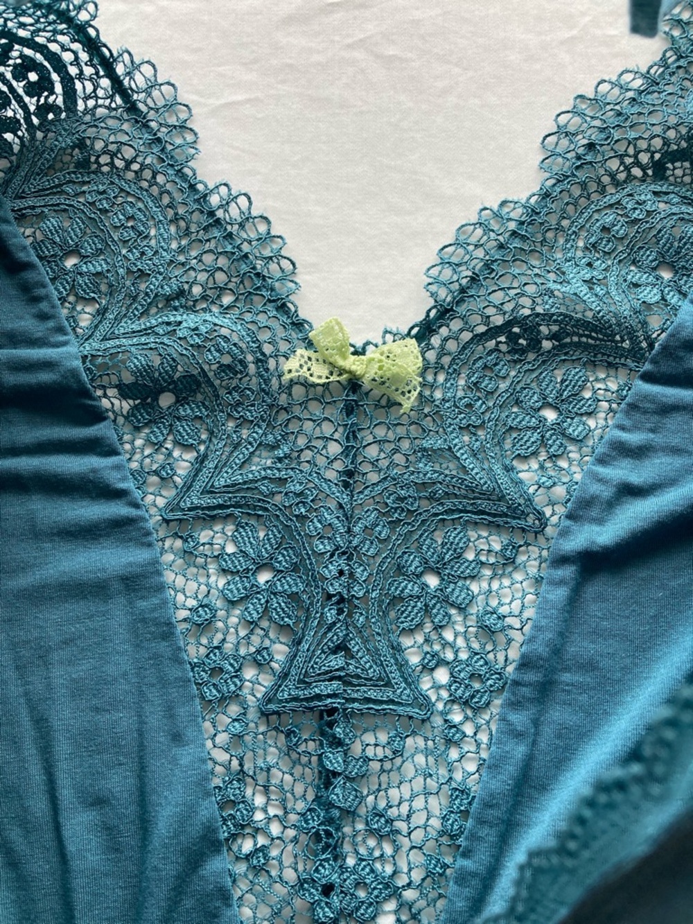 VS Supersoft Crochet-Trim Sleep Romper in French Sage XS - Picture 4 of 6
